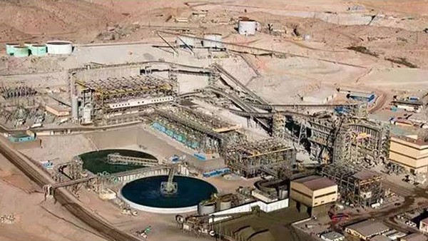 Lavori di manutenzione sui rulli di macinazione ad alta pressione (HPGR)